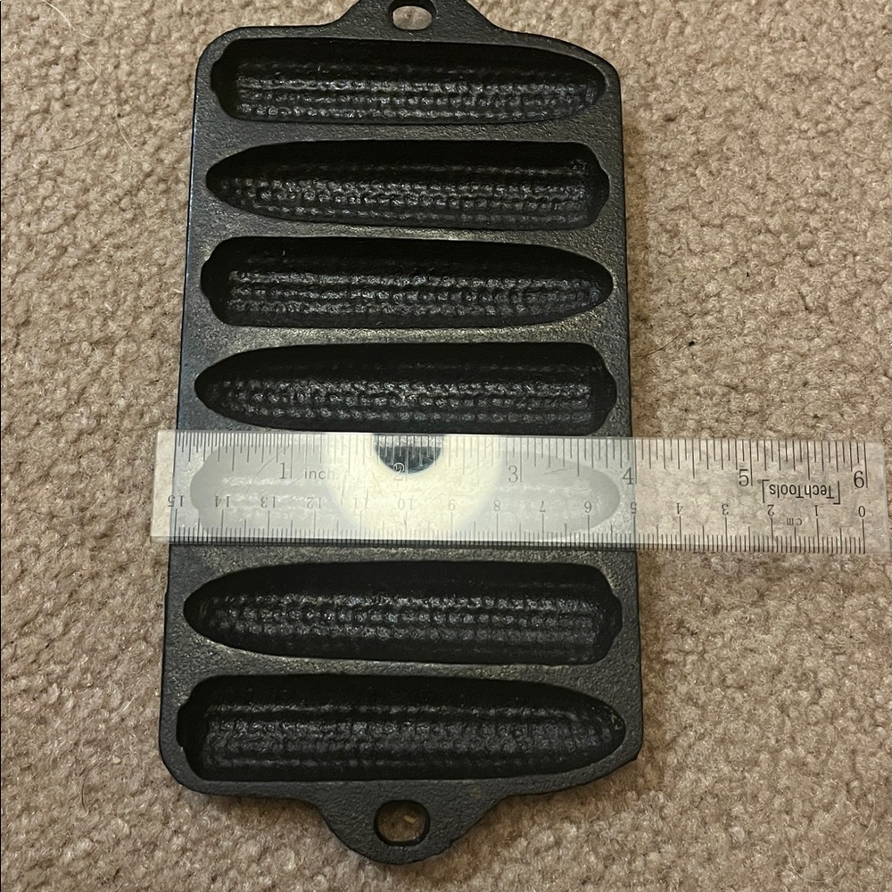 Mini Cast Iron Cornbread Pans - Picture 3 of 3